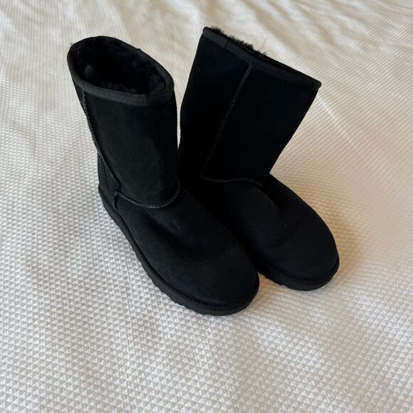 UGG Classic Short Boots black size 7 NWOT - Picture 2 of 5